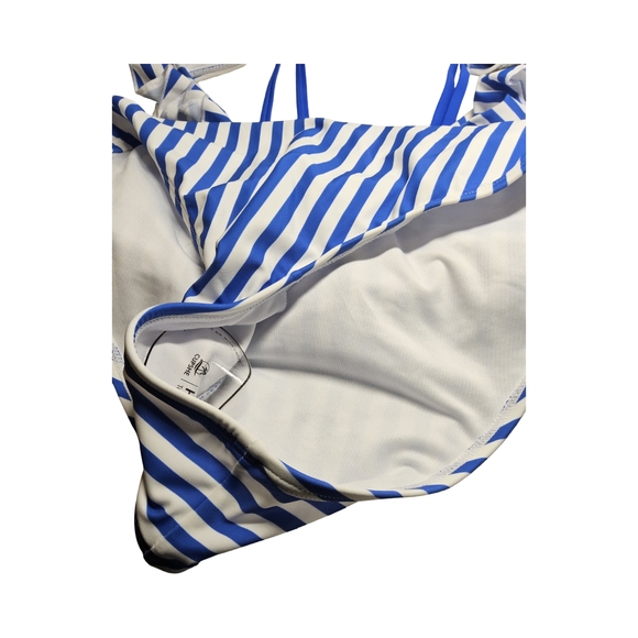 1 NWOT Cupshe Blue/White Striped RuffleOne Piece Swimsuit with Plunging V-Neck - Picture 8 of 10